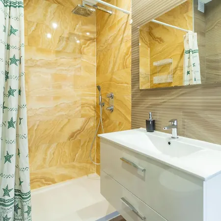 Apartment Casa Ribeira Do Bairro Penha De Franca Lisbon